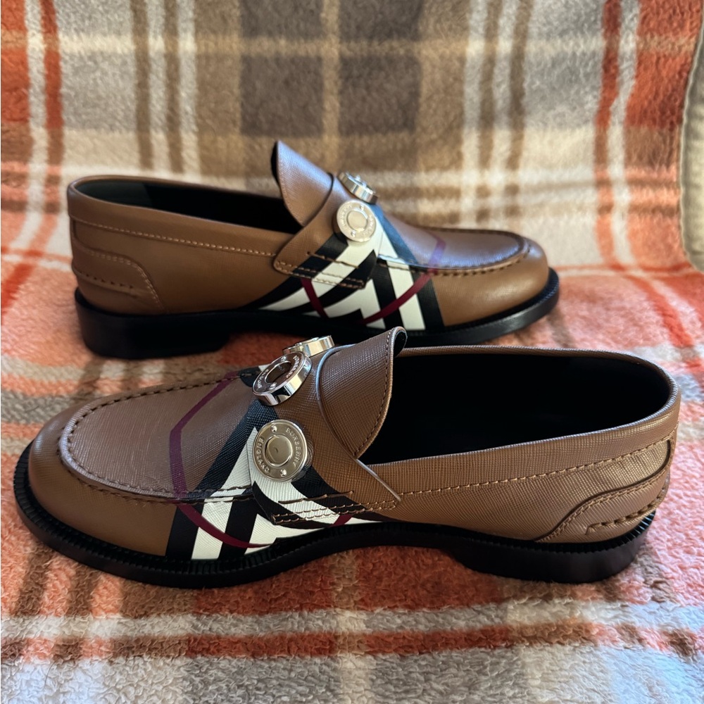 Brand new Burberry loafers size 39.5.